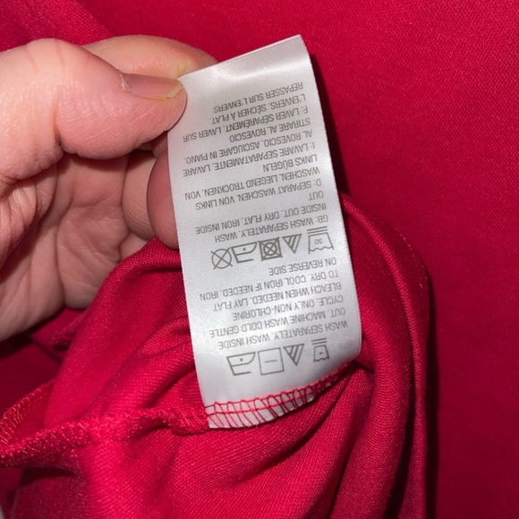 Elegant Red Eyelet Women's Top - Picture 8 of 8